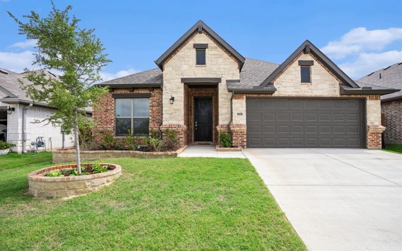 908 Misty Lane, Cleburne, TX 76033, 4 Bedrooms Bedrooms, ,2 BathroomsBathrooms,Residential,For Sale,908 Misty Lane,20971336