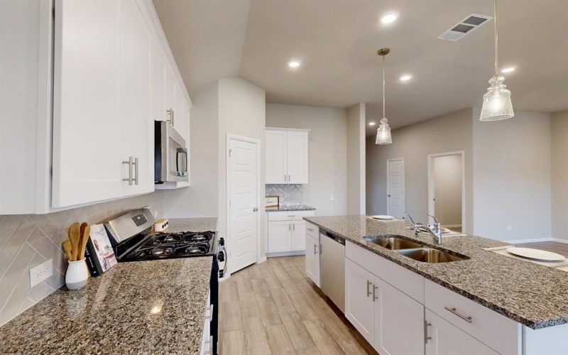 900 Wilson Drive, Justin, TX 76247, 4 Habitaciones Habitaciones , ,2 BañosBaños,Residential,En Venta,900 Wilson Drive,0,20971381