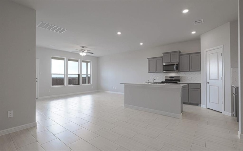 112 TRINITY Street, Grandview, TX 76050, 4 Habitaciones Habitaciones , ,2 BañosBaños,Residential,En Venta,112 TRINITY Street,20983399