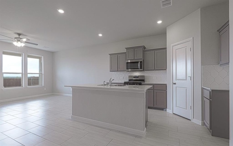 112 TRINITY Street, Grandview, TX 76050, 4 Habitaciones Habitaciones , ,2 BañosBaños,Residential,En Venta,112 TRINITY Street,20983399