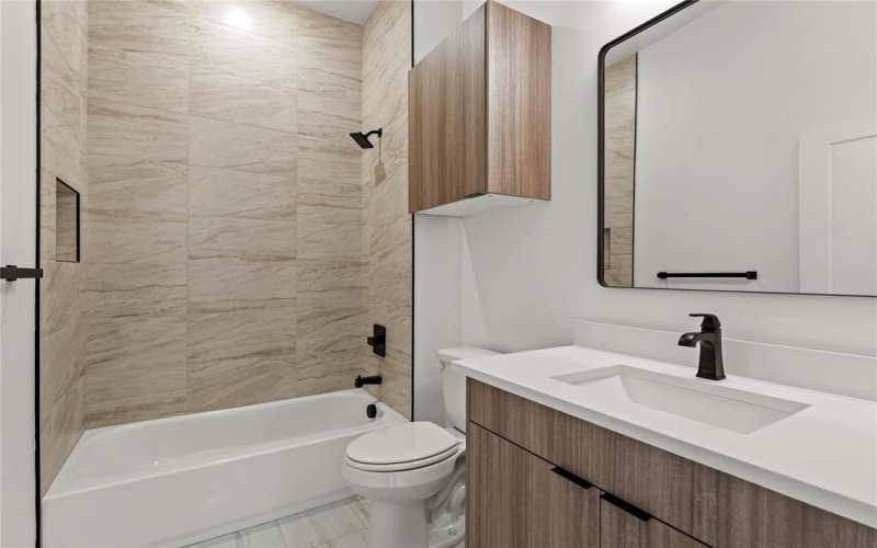 404 Cleaves Street, Dallas, TX 75203, 4 Habitaciones Habitaciones , ,3 BañosBaños,Residential,En Venta,404 Cleaves Street,20983419