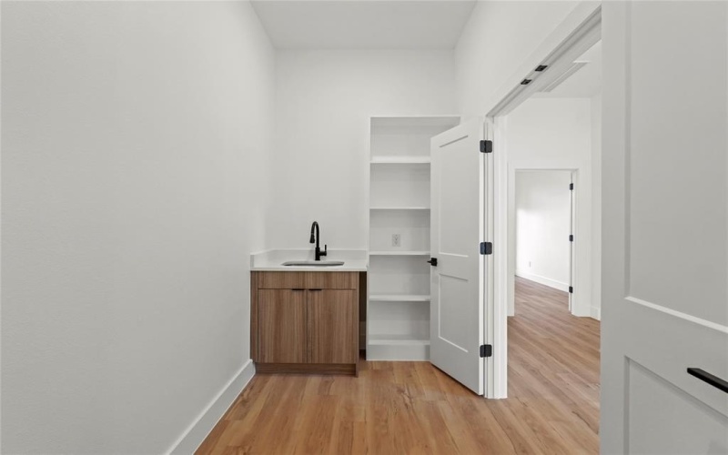 404 Cleaves Street, Dallas, TX 75203, 4 Habitaciones Habitaciones , ,3 BañosBaños,Residential,En Venta,404 Cleaves Street,20983419