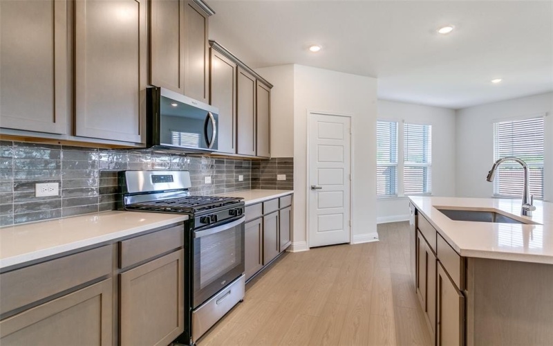 102 Hudson Lane, Justin, TX 76247, 4 Habitaciones Habitaciones , ,2 BañosBaños,Residential,En Venta,102 Hudson Lane,0,20983441