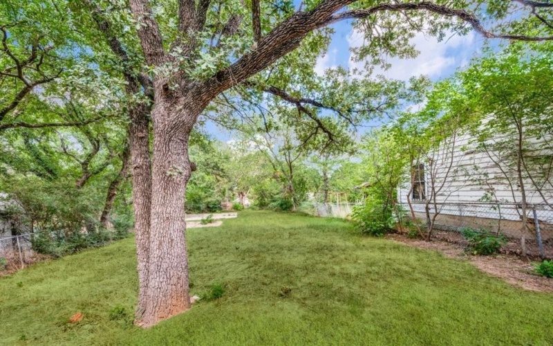 2517 Meaders Avenue, Fort Worth, TX 76112, 4 Bedrooms Bedrooms, ,2 BathroomsBathrooms,Residential,For Sale,2517 Meaders Avenue,20983755