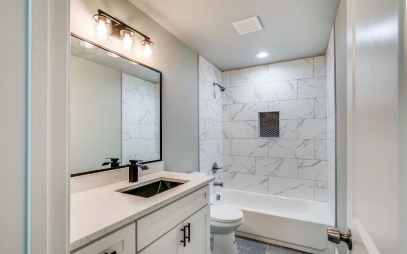 2517 Meaders Avenue, Fort Worth, TX 76112, 4 Bedrooms Bedrooms, ,2 BathroomsBathrooms,Residential,For Sale,2517 Meaders Avenue,20983755