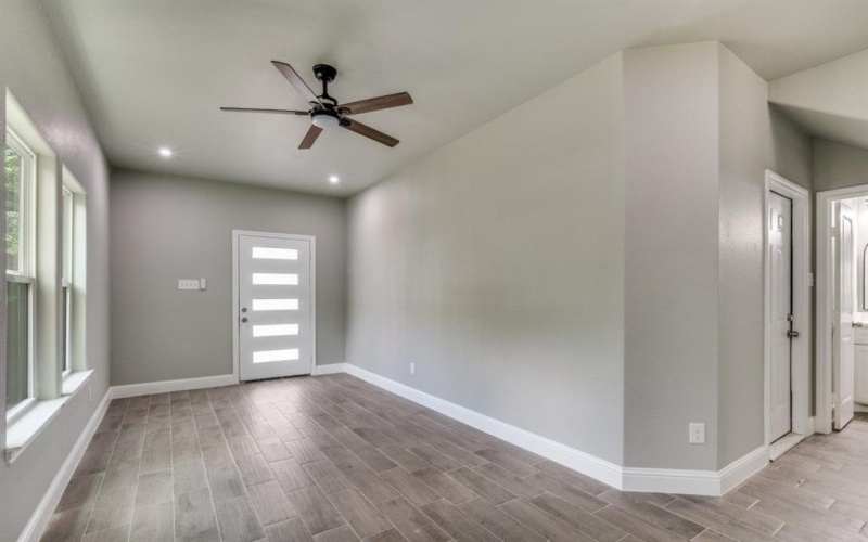 2517 Meaders Avenue, Fort Worth, TX 76112, 4 Bedrooms Bedrooms, ,2 BathroomsBathrooms,Residential,For Sale,2517 Meaders Avenue,20983755