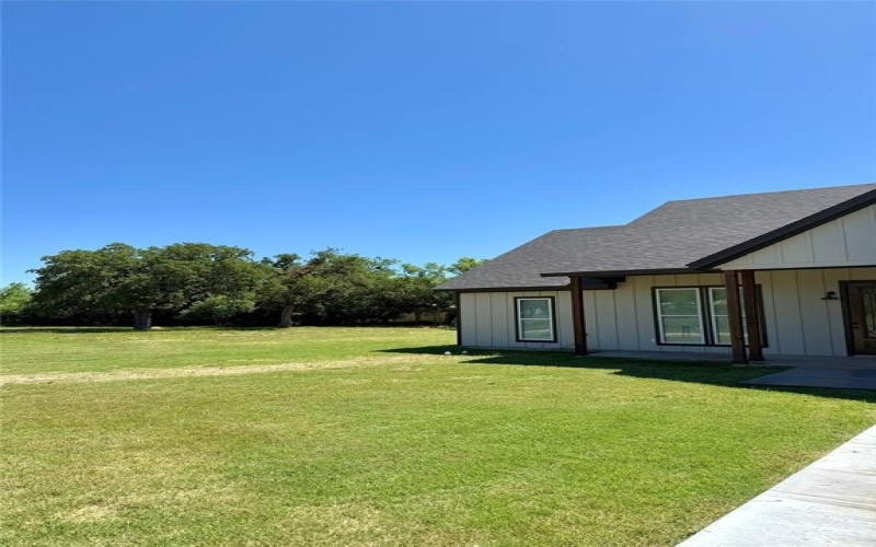 1308 Simmons, Eastland, TX 76448, 3 Bedrooms Bedrooms, ,2 BathroomsBathrooms,Residential,For Sale,1308 Simmons,20983969