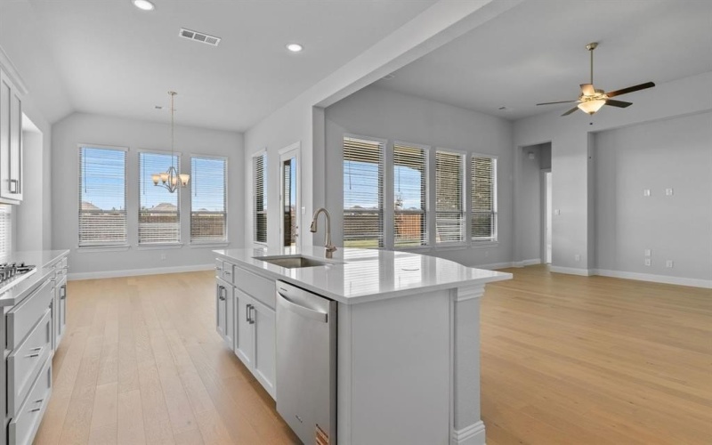 2215 Birch Street, Mansfield, TX 76063, 4 Habitaciones Habitaciones , ,2 BañosBaños,Residential,En Venta,2215 Birch Street,0,20984010