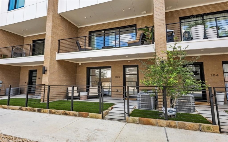 805 Pavillion #103, Dallas, TX 75204, 3 Habitaciones Habitaciones , ,3 BañosBaños,Residential,En Venta,805 Pavillion,20980351