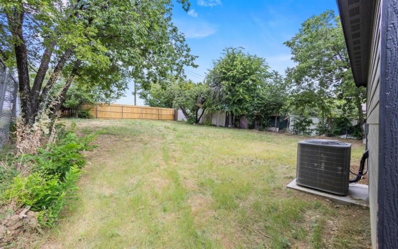 708 Mccurdy Street, Fort Worth, TX 76104, 4 Habitaciones Habitaciones , ,2 BañosBaños,Residential,En Venta,708 Mccurdy Street,20980992