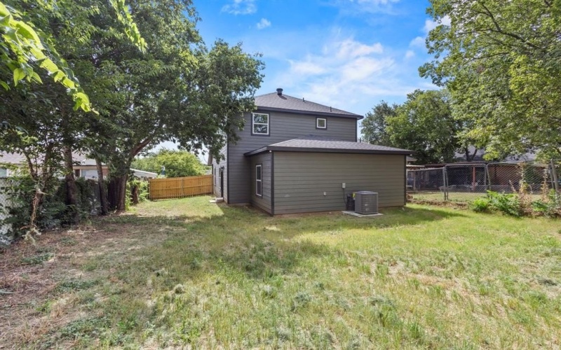 708 Mccurdy Street, Fort Worth, TX 76104, 4 Habitaciones Habitaciones , ,2 BañosBaños,Residential,En Venta,708 Mccurdy Street,20980992