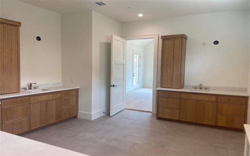 4074 S Better Drive, Dallas, TX 75229, 5 Bedrooms Bedrooms, ,6 BathroomsBathrooms,Residential,For Sale,4074 S Better Drive,20981451