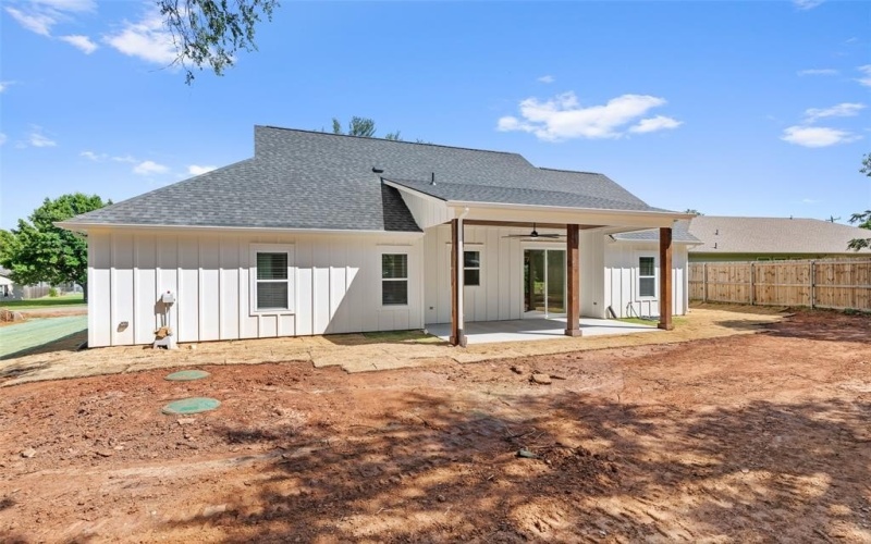 1610 Cheyenne Trail, Granbury, TX 76048, 3 Habitaciones Habitaciones , ,2 BañosBaños,Residential,En Venta,1610 Cheyenne Trail,20981979