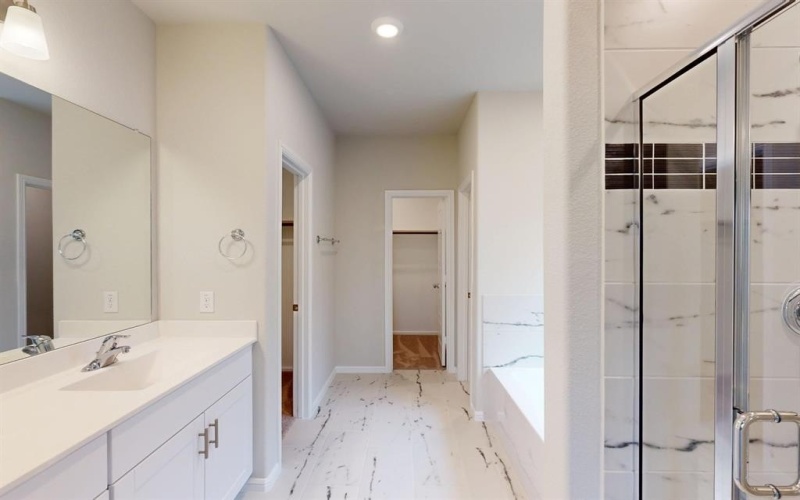 400 Eaton Drive, Justin, TX 76247, 6 Bedrooms Bedrooms, ,5 BathroomsBathrooms,Residential,For Sale,400 Eaton Drive,0,20982135