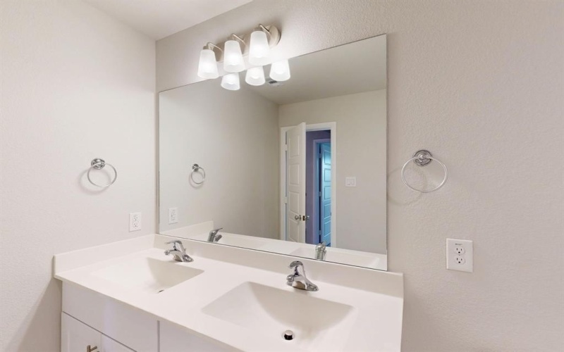 400 Eaton Drive, Justin, TX 76247, 6 Bedrooms Bedrooms, ,5 BathroomsBathrooms,Residential,For Sale,400 Eaton Drive,0,20982135