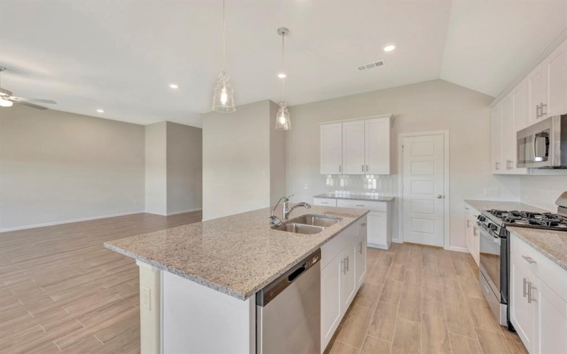 106 Hudson Lane, Justin, TX 76247, 4 Habitaciones Habitaciones , ,3 BañosBaños,Residential,En Venta,106 Hudson Lane,0,20982214