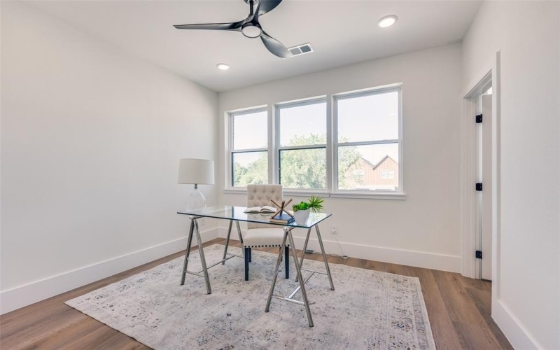 2410 Jeffries Street, Dallas, TX 75215, 3 Bedrooms Bedrooms, ,3 BathroomsBathrooms,Residential,For Sale,2410 Jeffries Street,20982340
