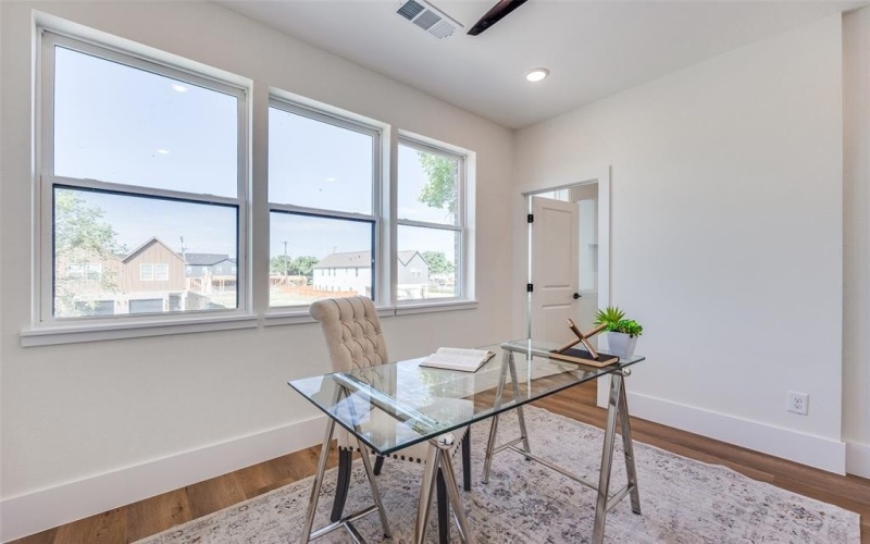 2410 Jeffries Street, Dallas, TX 75215, 3 Bedrooms Bedrooms, ,3 BathroomsBathrooms,Residential,For Sale,2410 Jeffries Street,20982340