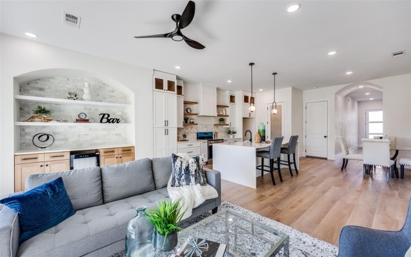 2410 Jeffries Street, Dallas, TX 75215, 3 Bedrooms Bedrooms, ,3 BathroomsBathrooms,Residential,For Sale,2410 Jeffries Street,20982340