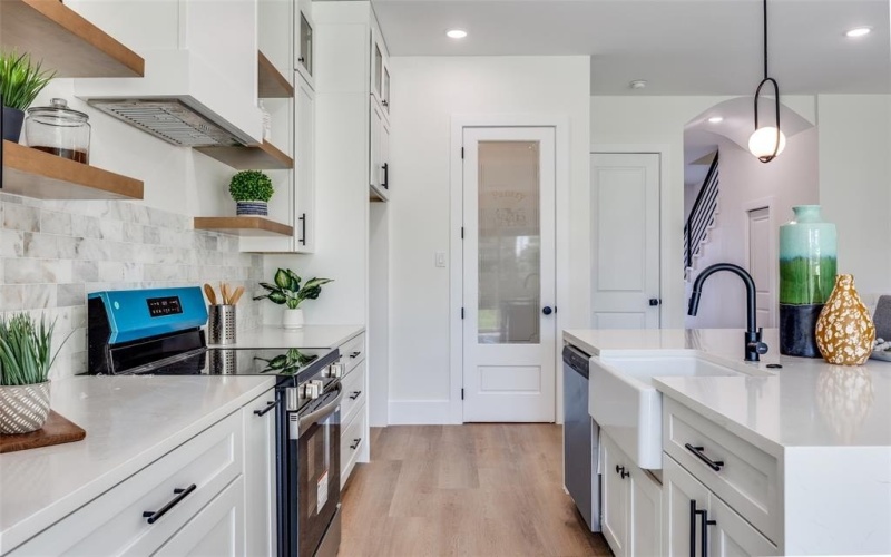 2410 Jeffries Street, Dallas, TX 75215, 3 Bedrooms Bedrooms, ,3 BathroomsBathrooms,Residential,For Sale,2410 Jeffries Street,20982340