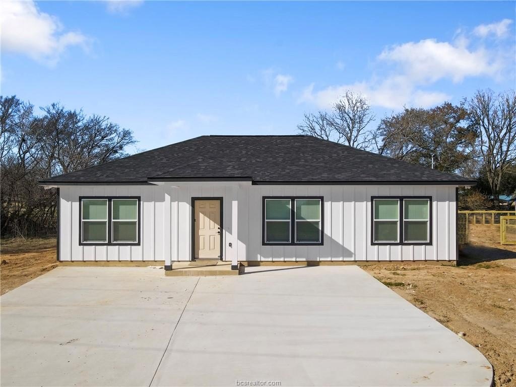 807 East Brown Street, Hearne, TX 77859, 3 Bedrooms Bedrooms, ,2 BathroomsBathrooms,Residential,For Sale,807 East Brown Street,25000914