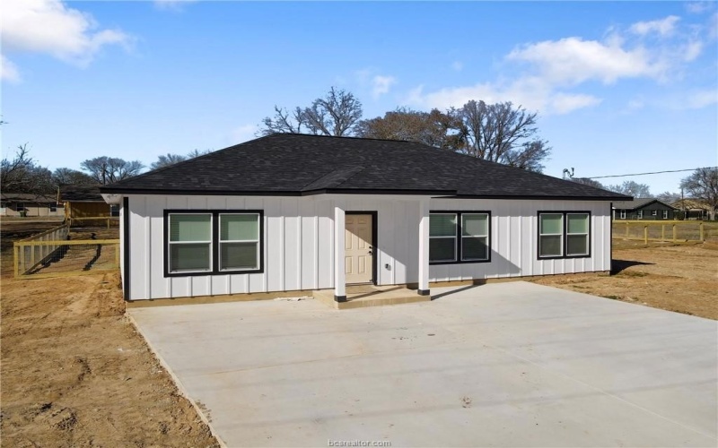 807 East Brown Street, Hearne, TX 77859, 3 Bedrooms Bedrooms, ,2 BathroomsBathrooms,Residential,For Sale,807 East Brown Street,25000914