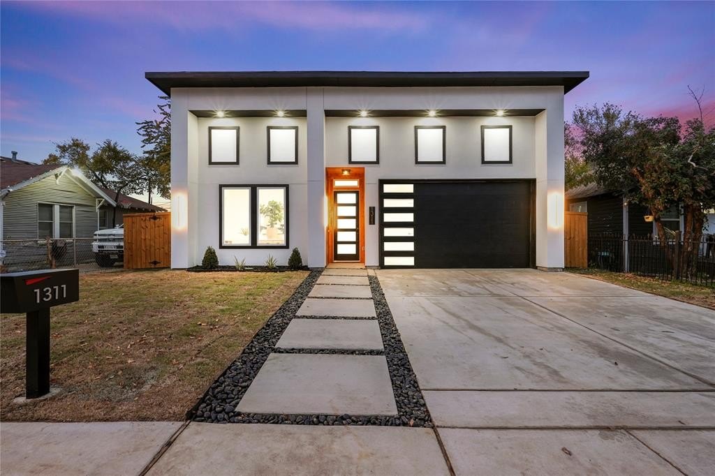 2626 Southland Street, Dallas, TX 75215, 4 Bedrooms Bedrooms, ,2 BathroomsBathrooms,Residential,For Sale,2626 Southland Street,20983358