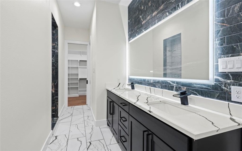 2626 Southland Street, Dallas, TX 75215, 4 Bedrooms Bedrooms, ,2 BathroomsBathrooms,Residential,For Sale,2626 Southland Street,20983358