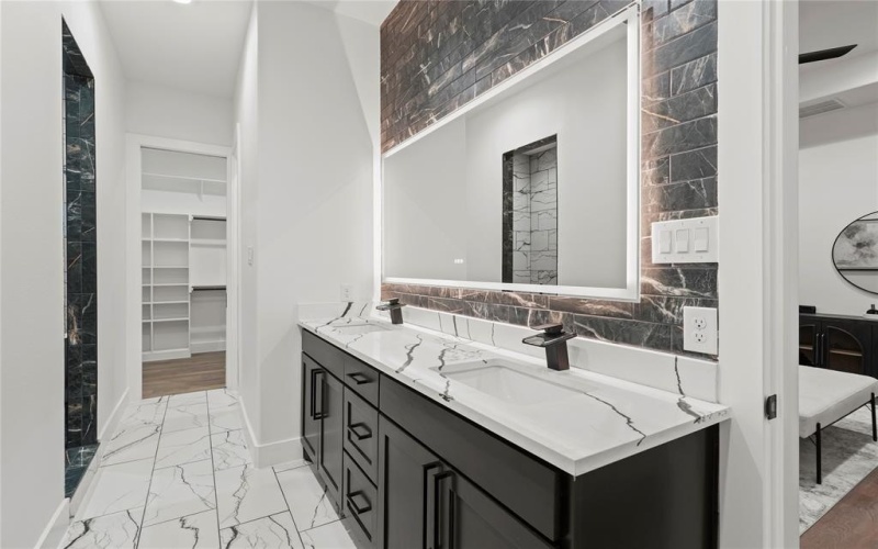 2626 Southland Street, Dallas, TX 75215, 4 Bedrooms Bedrooms, ,2 BathroomsBathrooms,Residential,For Sale,2626 Southland Street,20983358