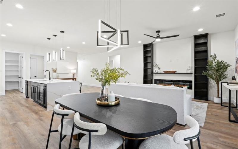 2626 Southland Street, Dallas, TX 75215, 4 Bedrooms Bedrooms, ,2 BathroomsBathrooms,Residential,For Sale,2626 Southland Street,20983358