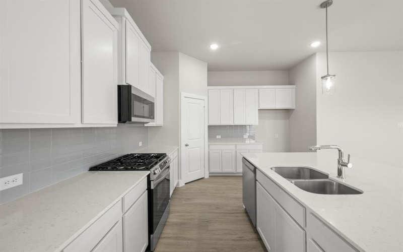 7404 Summer Sunset Drive, Denton, TX 76249, 3 Bedrooms Bedrooms, ,2 BathroomsBathrooms,Residential,For Sale,7404 Summer Sunset Drive,0,20984485