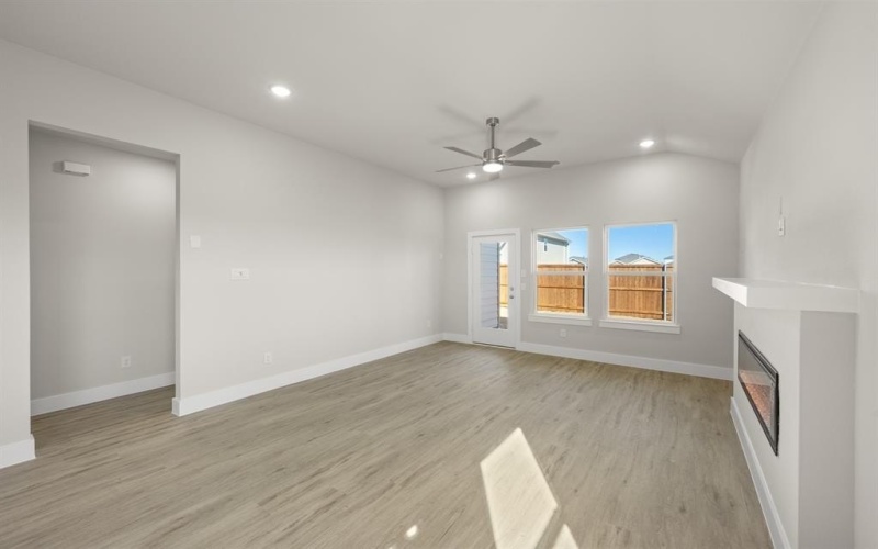 7404 Summer Sunset Drive, Denton, TX 76249, 3 Bedrooms Bedrooms, ,2 BathroomsBathrooms,Residential,For Sale,7404 Summer Sunset Drive,0,20984485