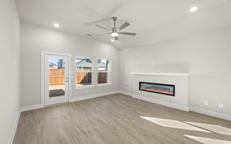 7404 Summer Sunset Drive, Denton, TX 76249, 3 Bedrooms Bedrooms, ,2 BathroomsBathrooms,Residential,For Sale,7404 Summer Sunset Drive,0,20984485