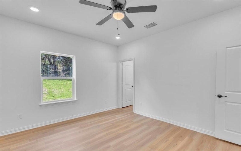 1410 W Connally Street, Tyler, TX 75701, 3 Bedrooms Bedrooms, ,2 BathroomsBathrooms,Residential,For Sale,1410 W Connally Street,20984530