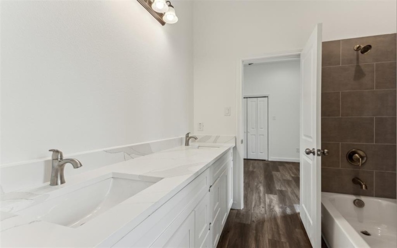 417 Hood Street, Terrell, TX 75160, 4 Bedrooms Bedrooms, ,3 BathroomsBathrooms,Residential,For Sale,417 Hood Street,20984669