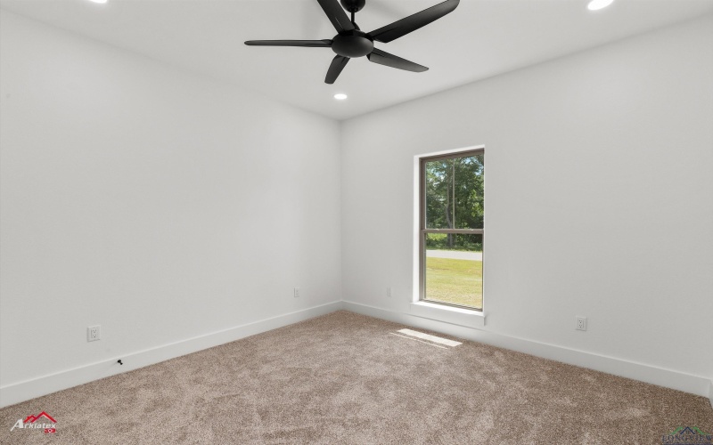 455 Clara Ln, Kilgore, TX 75662, 4 Bedrooms Bedrooms, ,2 BathroomsBathrooms,Residential,For Sale,455 Clara Ln,20254511