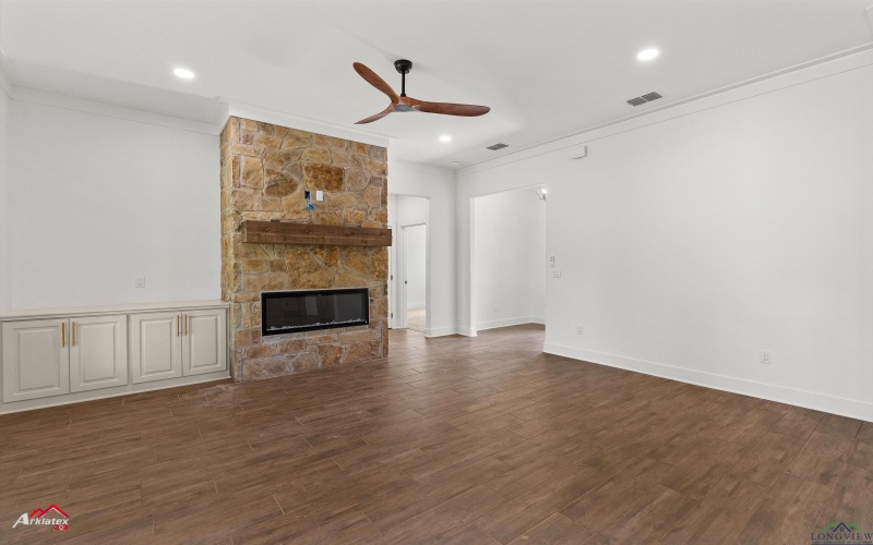 455 Clara Ln, Kilgore, TX 75662, 4 Bedrooms Bedrooms, ,2 BathroomsBathrooms,Residential,For Sale,455 Clara Ln,20254511