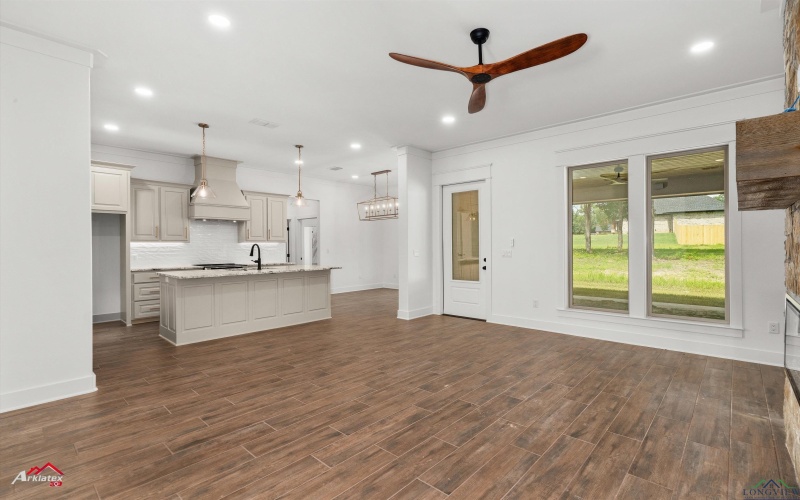 455 Clara Ln, Kilgore, TX 75662, 4 Bedrooms Bedrooms, ,2 BathroomsBathrooms,Residential,For Sale,455 Clara Ln,20254511