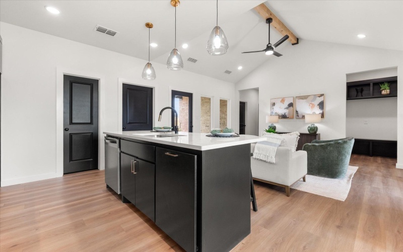 6904 14th Street, Lubbock, TX 79416, 3 Bedrooms Bedrooms, ,2 BathroomsBathrooms,Residential,For Sale,6904 14th Street,202557027