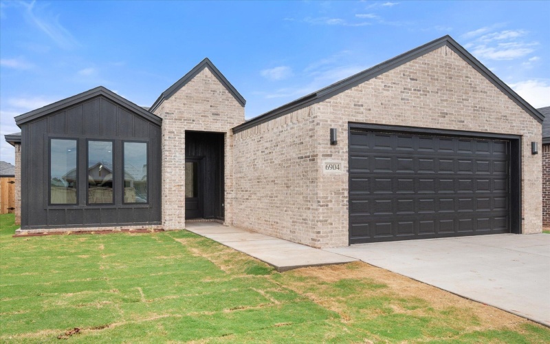 6904 14th Street, Lubbock, TX 79416, 3 Bedrooms Bedrooms, ,2 BathroomsBathrooms,Residential,For Sale,6904 14th Street,202557027
