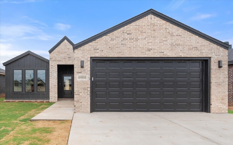 6904 14th Street, Lubbock, TX 79416, 3 Bedrooms Bedrooms, ,2 BathroomsBathrooms,Residential,For Sale,6904 14th Street,202557027