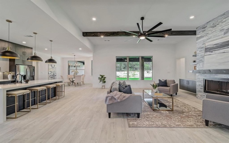 2032 Glenhollow Drive, Weatherford, TX 76088, 4 Habitaciones Habitaciones , ,3 BañosBaños,Residential,En Venta,2032 Glenhollow Drive,20948076