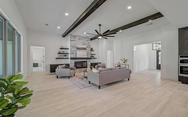 2032 Glenhollow Drive, Weatherford, TX 76088, 4 Habitaciones Habitaciones , ,3 BañosBaños,Residential,En Venta,2032 Glenhollow Drive,20948076
