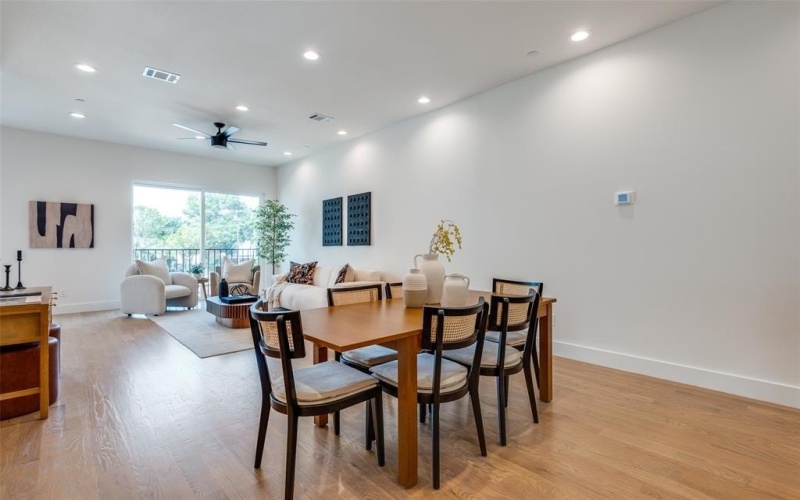 4517 Munger Avenue #107, Dallas, TX 75204, 2 Bedrooms Bedrooms, ,2 BathroomsBathrooms,Residential,For Sale,4517 Munger Avenue,20982185