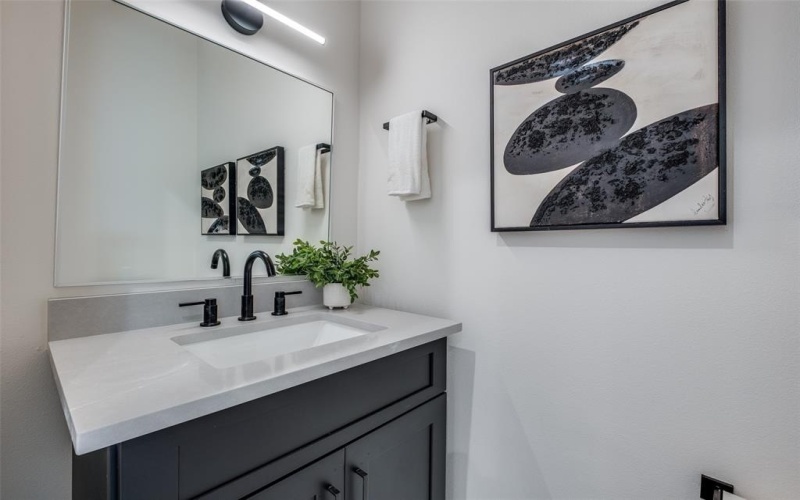 4517 Munger Avenue #107, Dallas, TX 75204, 2 Bedrooms Bedrooms, ,2 BathroomsBathrooms,Residential,For Sale,4517 Munger Avenue,20982185