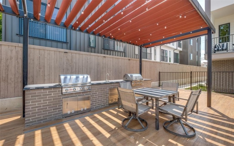 4517 Munger Avenue #107, Dallas, TX 75204, 2 Bedrooms Bedrooms, ,2 BathroomsBathrooms,Residential,For Sale,4517 Munger Avenue,20982185