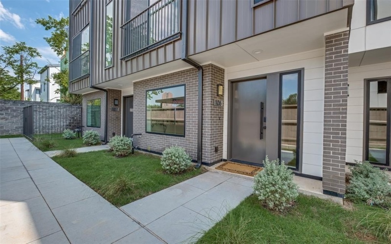 4517 Munger Avenue #107, Dallas, TX 75204, 2 Bedrooms Bedrooms, ,2 BathroomsBathrooms,Residential,For Sale,4517 Munger Avenue,20982185