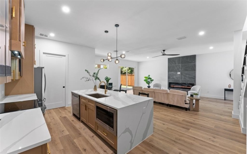 2826 Rochester Street, Dallas, TX 75215, 4 Bedrooms Bedrooms, ,3 BathroomsBathrooms,Residential,For Sale,2826 Rochester Street,20985020