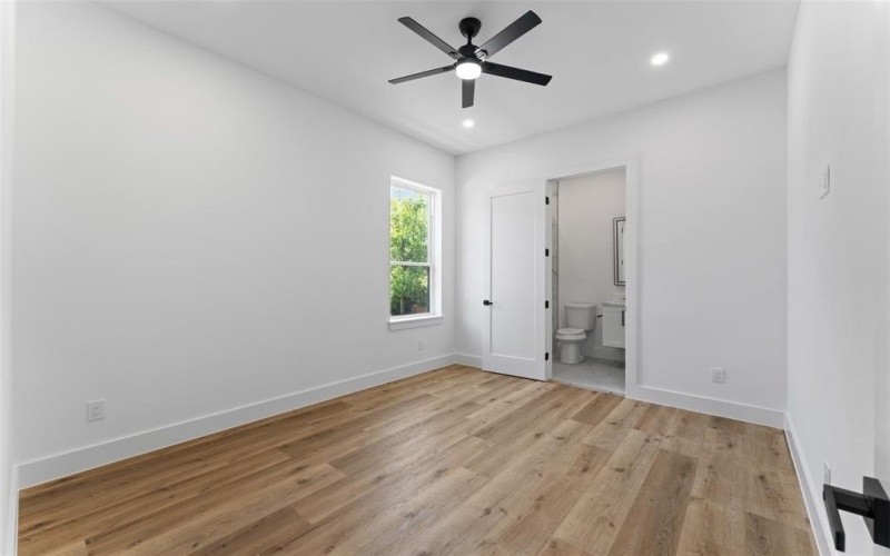 2826 Rochester Street, Dallas, TX 75215, 4 Bedrooms Bedrooms, ,3 BathroomsBathrooms,Residential,For Sale,2826 Rochester Street,20985020