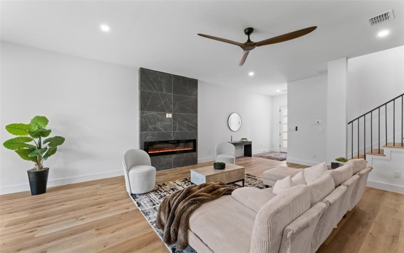 2826 Rochester Street, Dallas, TX 75215, 4 Bedrooms Bedrooms, ,3 BathroomsBathrooms,Residential,For Sale,2826 Rochester Street,20985020